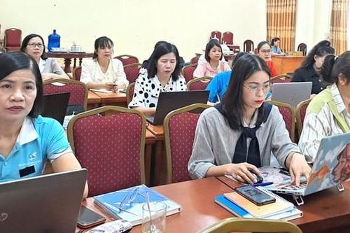 Hội LHPN tỉnh Lào Cai bồi dưỡng nghiệp vụ tổ chức đại hội phụ nữ cho cán bộ Hội