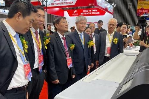 Triển lãm thiết bị công nghiệp in ấn và đóng gói bao bì thu hút khách tham quan