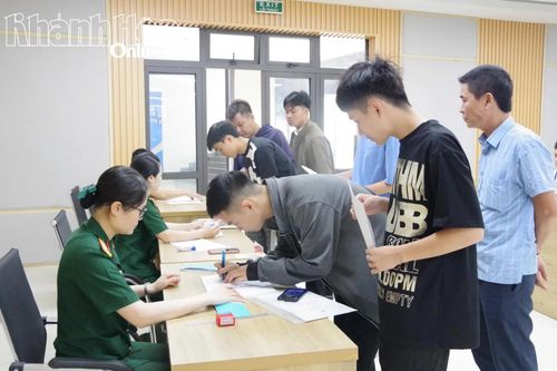 Trường Sĩ quan Thông tin tiếp nhận sinh viên nhập học hệ dân sự