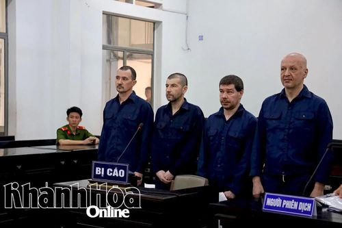 Cướp tiệm điện thoại, 4 bị cáo người nước ngoài vào tù