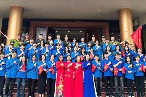 Gieo những 'hạt giống đỏ' cho Đảng