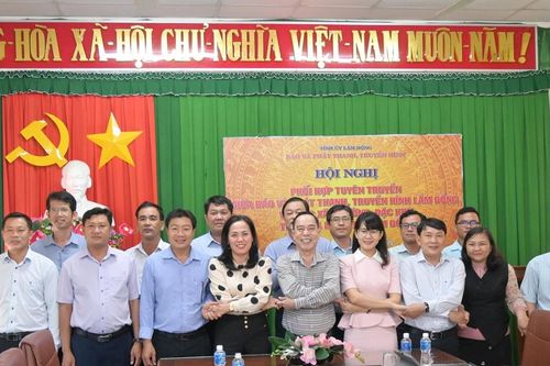 Báo và PTTH Lâm Đồng ký kết phối hợp công tác thông tin tuyên truyền với các địa phương