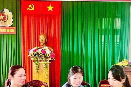 Công an phường Bắc Gia Nghĩa hỗ trợ người dân tìm lại tài sản đánh rơi
