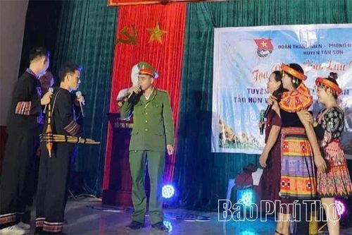 Lời ru buồn dưới chân núi Củm Cò