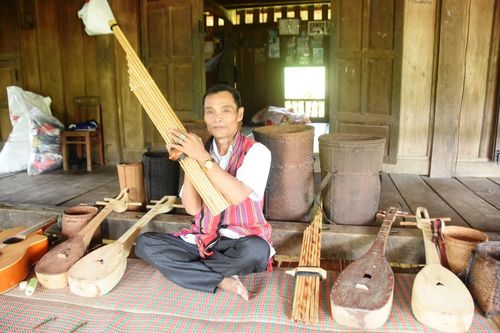 Nghệ nhân đa tài ở thôn Ra Lây