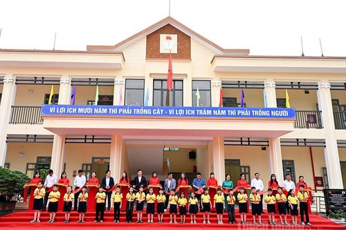 Khánh thành công trình nhà lớp học trường Tiểu học Tứ Quận