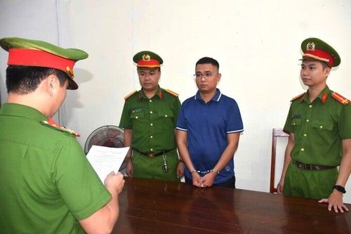 Chiếm đoạt 15 tỷ đồng, nhân viên ngân hàng ở Đà Nẵng bị khởi tố