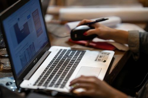 Cách chọn laptop cho học sinh, sinh viên mùa tựu trường