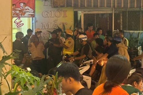 Người đàn ông say xỉn, tấn công thanh niên xung phong gây thương tích