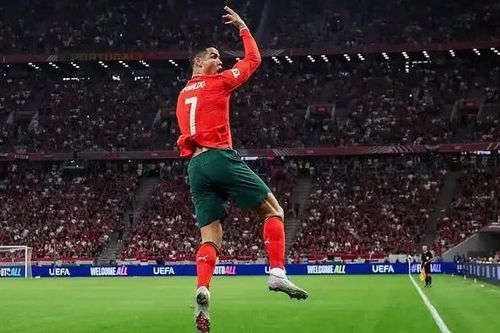 Ronaldo cân bằng kỷ lục ghi bàn tại vòng loại World Cup