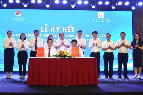 UBND tỉnh và Học viện Công nghệ Bưu chính Viễn thông ký kết hợp tác nghiên cứu khoa học, đào tạo, bồi dưỡng nâng cao chất lượng nguồn nhân lực