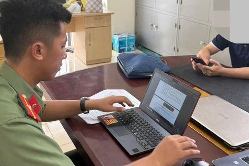 Báo tin giả 'cảnh sát giao thông nhận hối lộ', thanh niên 'lý sự' bất ngờ
