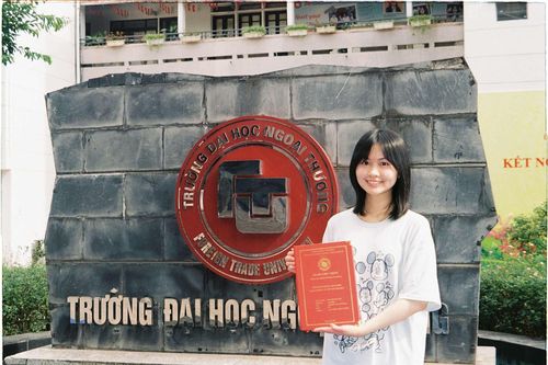 Nữ sinh tốt nghiệp thủ khoa Đại học Ngoại thương điểm tuyệt đối