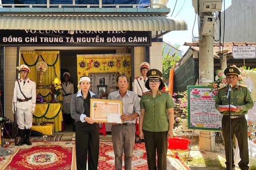 Truy tặng Huân chương Bảo vệ Tổ quốc cho Trung tá công an hy sinh ở Đắk Lắk