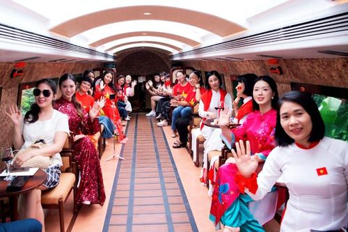 Trải nghiệm khám phá điểm đến bằng giao thông công cộng:Thêm cú hích cho du lịch Hà Nội