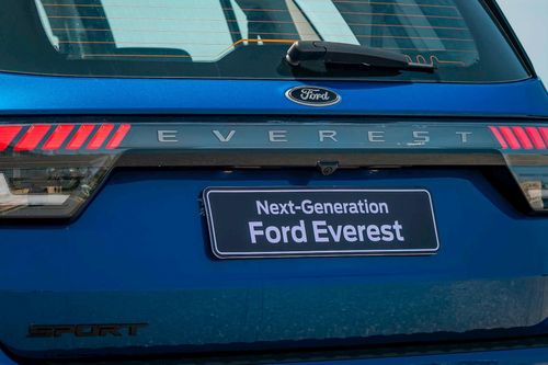 Ford phải triệu hồi 21.128 xe Everest và Ranger vì lỗi camera lùi