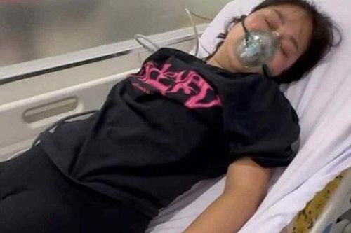 Nhắc đỗ ô tô sai trên vỉa hè, nữ chủ nhà bị đánh nhập viện