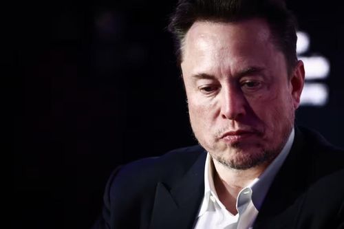 Tỷ phú Mỹ Elon Musk mất danh hiệu giàu nhất thế giới