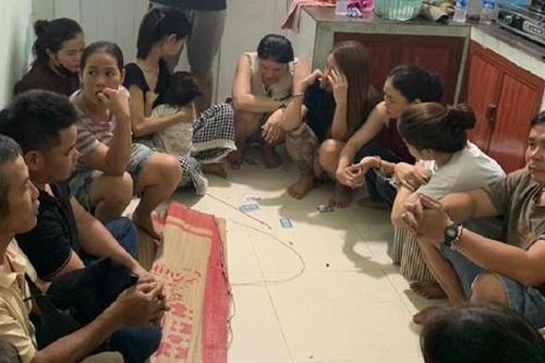 Triệt xóa sới bạc, bắt giữ 15 đối tượng