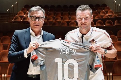 38 tuổi, Vardy vẫn ngạo nghễ