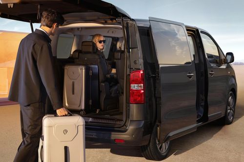 Delsey Paris kết hợp Peugeot ra mắt bộ sưu tập vali, balo sang trọng