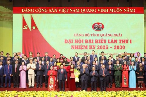Ra mắt Ban Chấp hành, Ban Thường vụ Tỉnh ủy Quảng Ngãi nhiệm kỳ 2025-2030