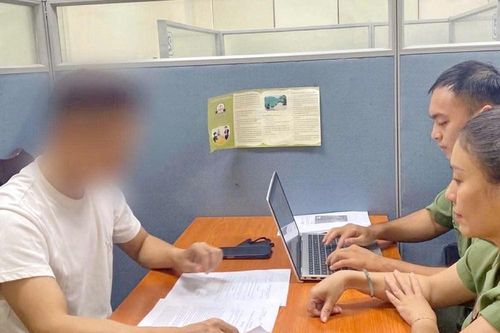 Công an Hà Nội làm việc với Độ Mixi về hành vi sử dụng chất cấm