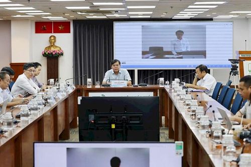 TP.HCM thông tin vụ treo tranh đạo đức tại Trường Tiểu học Quang Trung