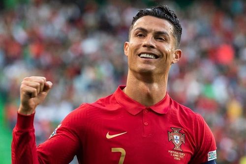 Ronaldo nhận danh hiệu cao quý ở tuổi 40 tại quê hương
