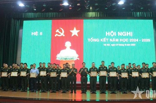 Phát huy truyền thống, học viên Hệ Đào tạo Sau đại học, Học viện Chính trị hoàn thành xuất sắc nhiệm vụ