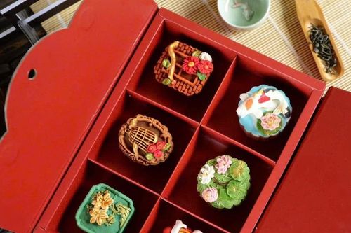 Bạn trẻ Sài Gòn thích thú trải nghiệm workshop bánh Trung Thu và đèn lồng sáng tạo