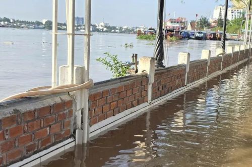 Cần Thơ: Triều cường vượt báo động 3, nhiều nơi ngập nặng