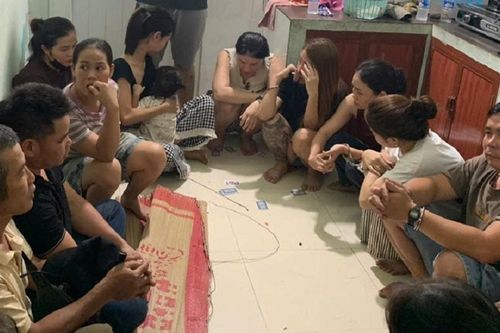 Nghệ An: Triệt xóa sới bạc, bắt giữ 15 đối tượng