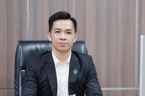Giám đốc có được tự ký hợp đồng lao động với chính mình không?