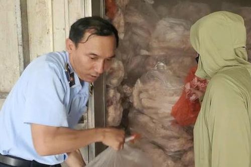 Thu giữ 3.500 kg xương bò không rõ nguồn gốc chuẩn bị tuồn ra thị trường