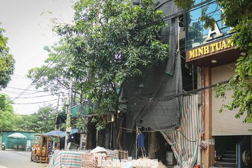 Nhiều công trình vi phạm tại cụm làng nghề Tân Triều vẫn khóa trái cửa để thi công