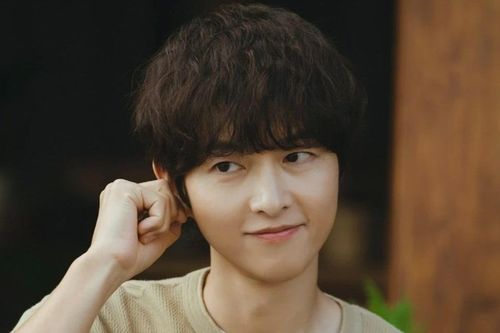 Song Joong Ki chật vật