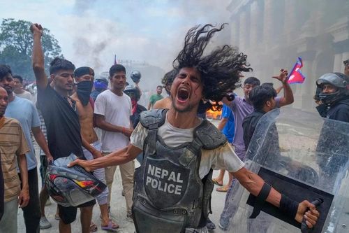 Quân đội Nepal đối thoại để xoa dịu cơn thịnh nộ của người biểu tình