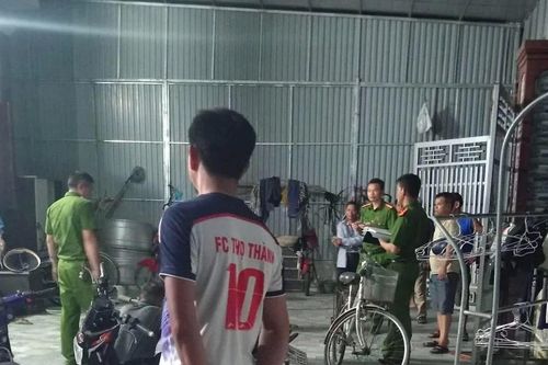 Bị đánh tới tấp, chồng dùng dao đâm vợ tử vong