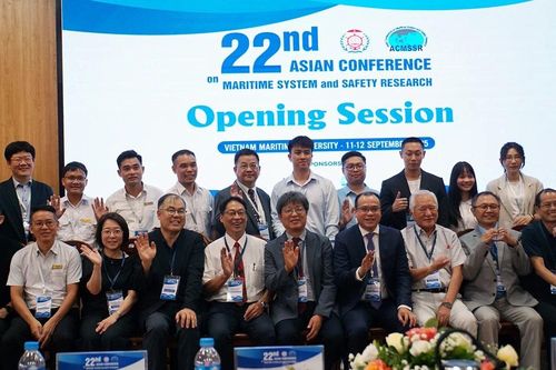 Chuyên gia Nhật, Hàn thảo luận về an toàn hàng hải tại Hải Phòng