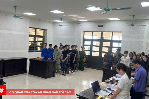 Xét xử nhóm thanh niên gây rối trật tự công cộng