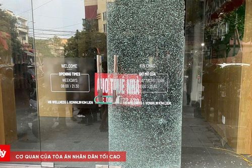 Hai nhóm thanh niên đuổi đánh nhau, phá vỡ cửa kính nhà dân