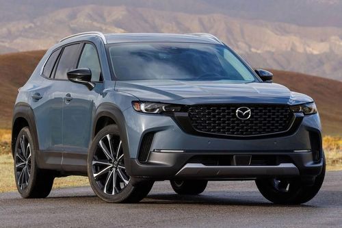 5 mẫu xe không phải của Toyota nhưng dùng động cơ Toyota