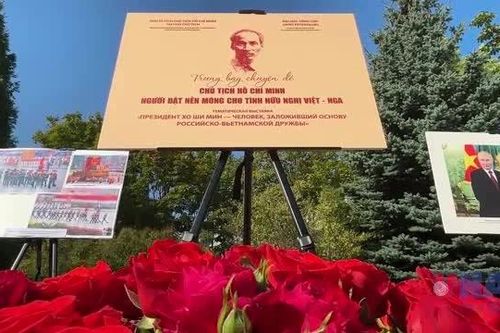 Triển lãm về Chủ tịch Hồ Chí Minh tại Saint Petersburg