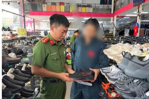 2 cơ sở kinh doanh ở Đồng Nai bị phát hiện bày bán hàng hóa không nguồn gốc