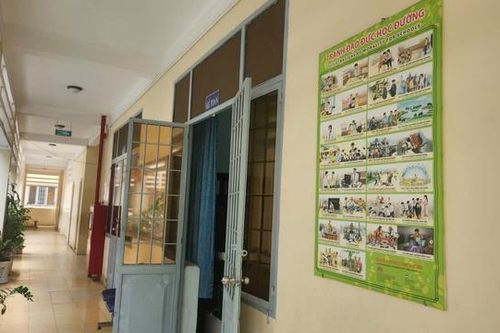 Trường tiểu học treo tranh 'luật nhân quả': Cơ quan chức năng lên tiếng
