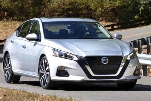 Nissan triệu hồi hàng loạt xe do lỗi có thể gây cháy nổ