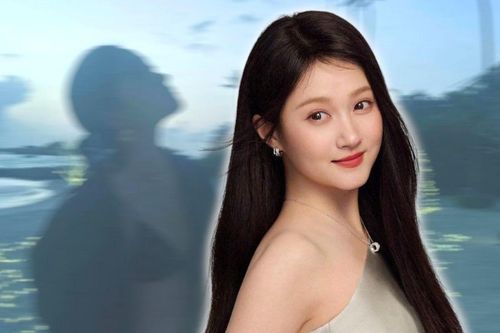 Quan Hiểu Đồng diện đồ bơi hai mảnh lấp ló khoe thân hình nuột nà