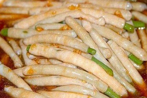 Độc lạ món giun biển xào ở Quảng Ninh