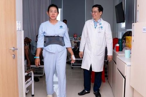 Người phụ nữ hồi phục kỳ diệu sau nhiều năm gần như mất khả năng đi lại